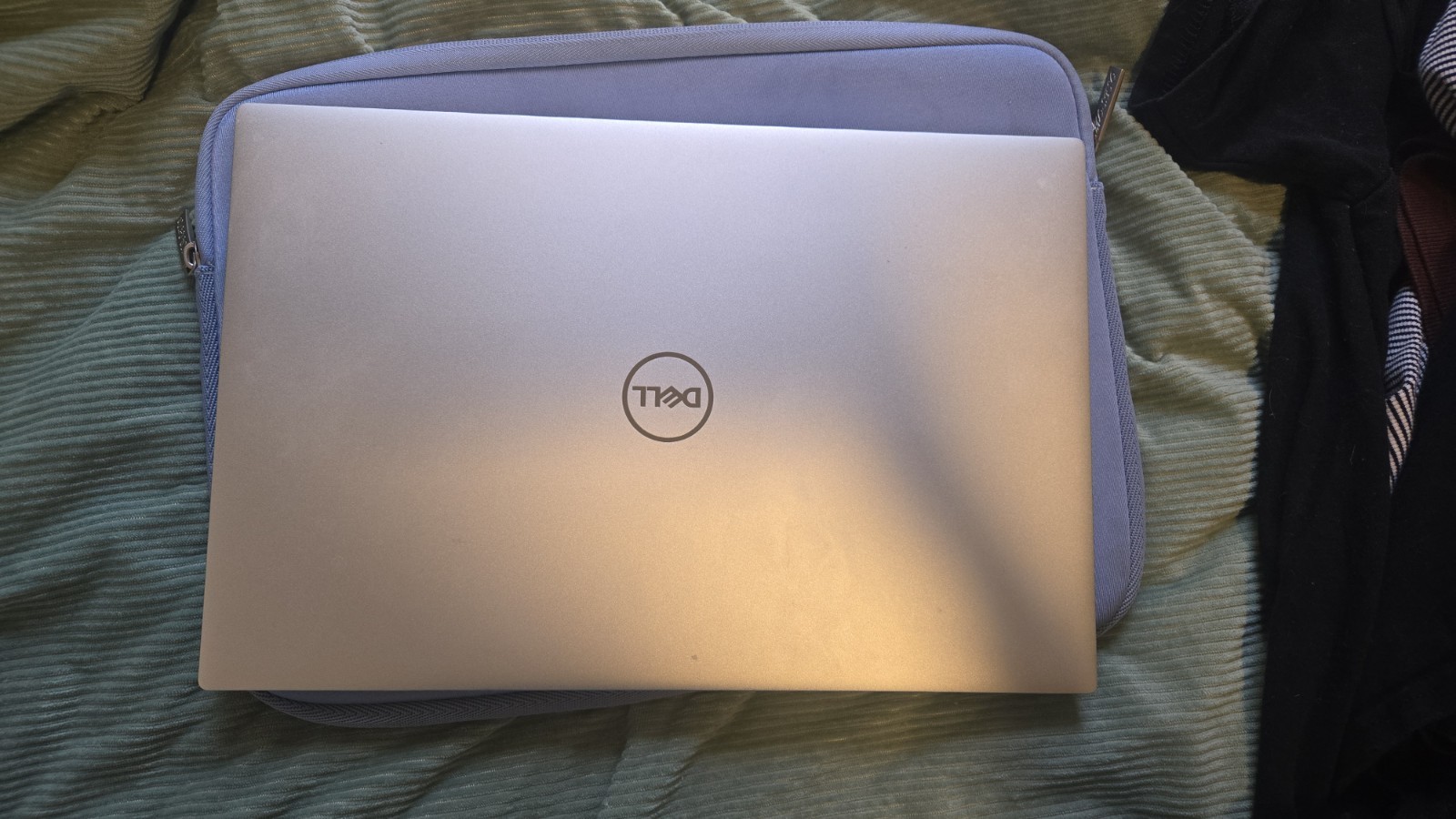 Dell XPS 15 9530 Laptop i7-13700H RTX 4050 16GB 580GB SSD Win11 Silver