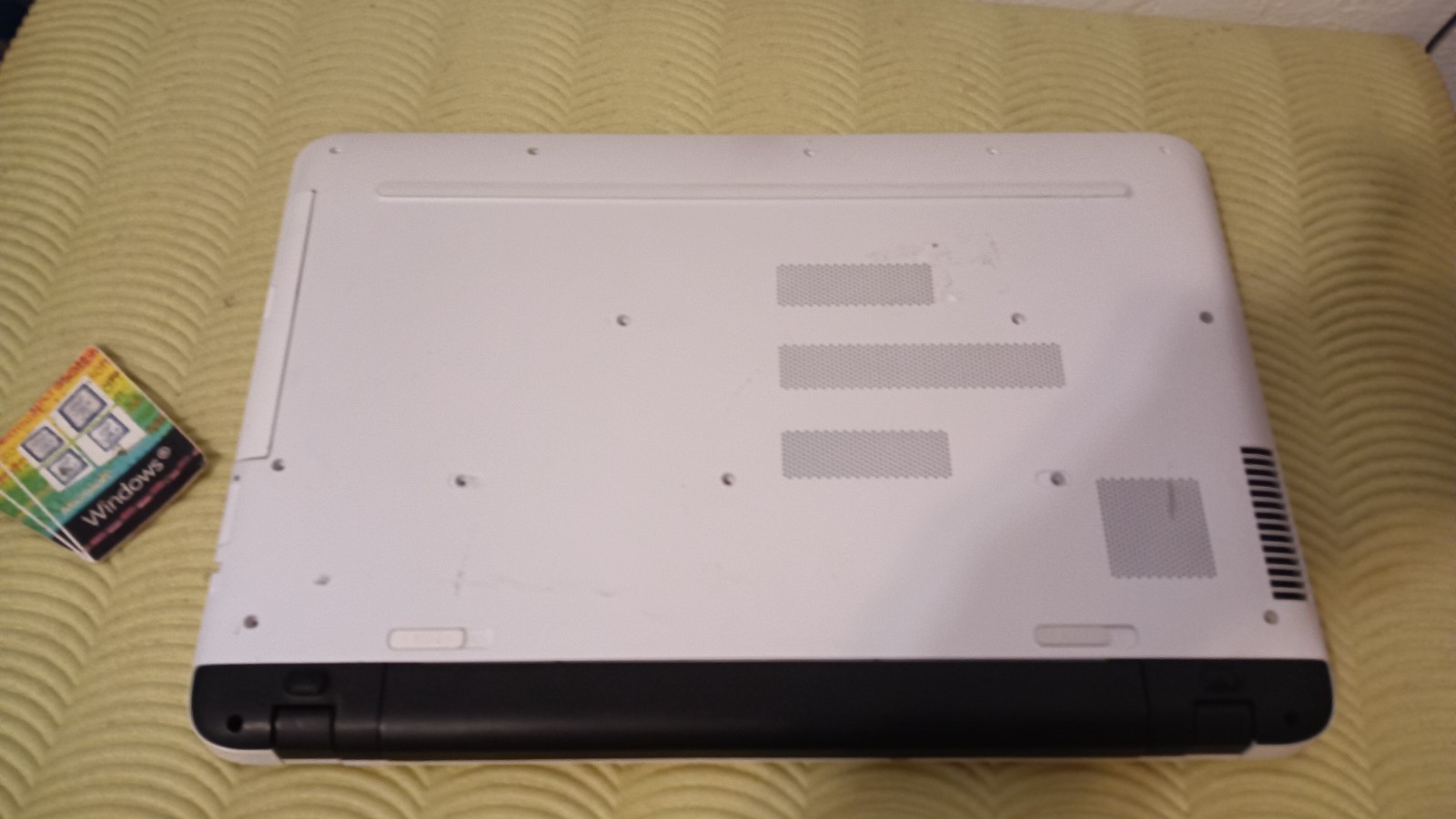HP 17-g1115NG 17.3″ 1600X900 AMD A10-8700p 10CORE 8gb 256gb NVME AMD r7 2GB