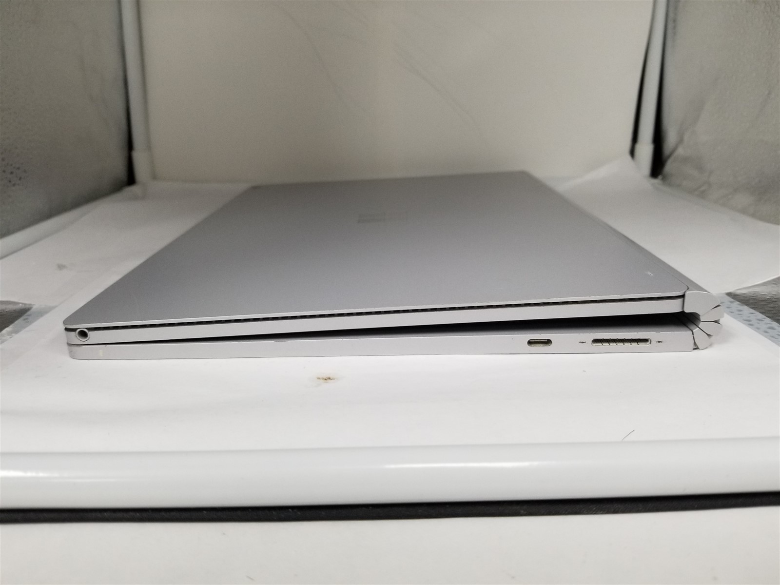 Microsoft Surface Book 2 Core i7 13.5″ 32GB/256GB Silver See Details VD6217