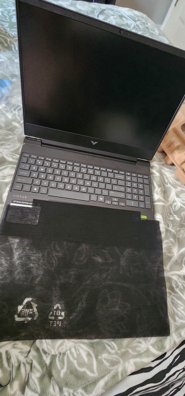 HP Victus 15 Gaming Notebook Laptop Windows 11 15.6″ Black Charger Included
