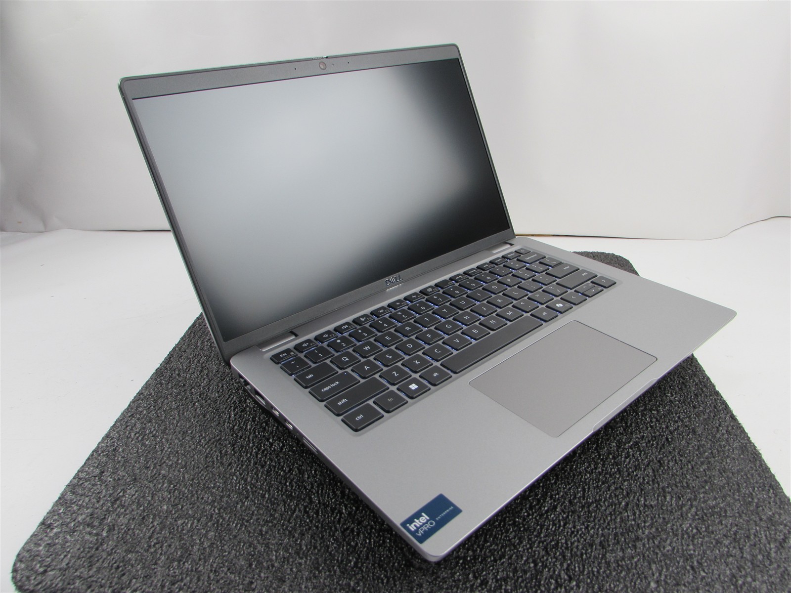 DELL LATITUDE 5450 1920X1080 FHD CORE ULTRA 5 135U 512GB SSD NO RAM NO O.S