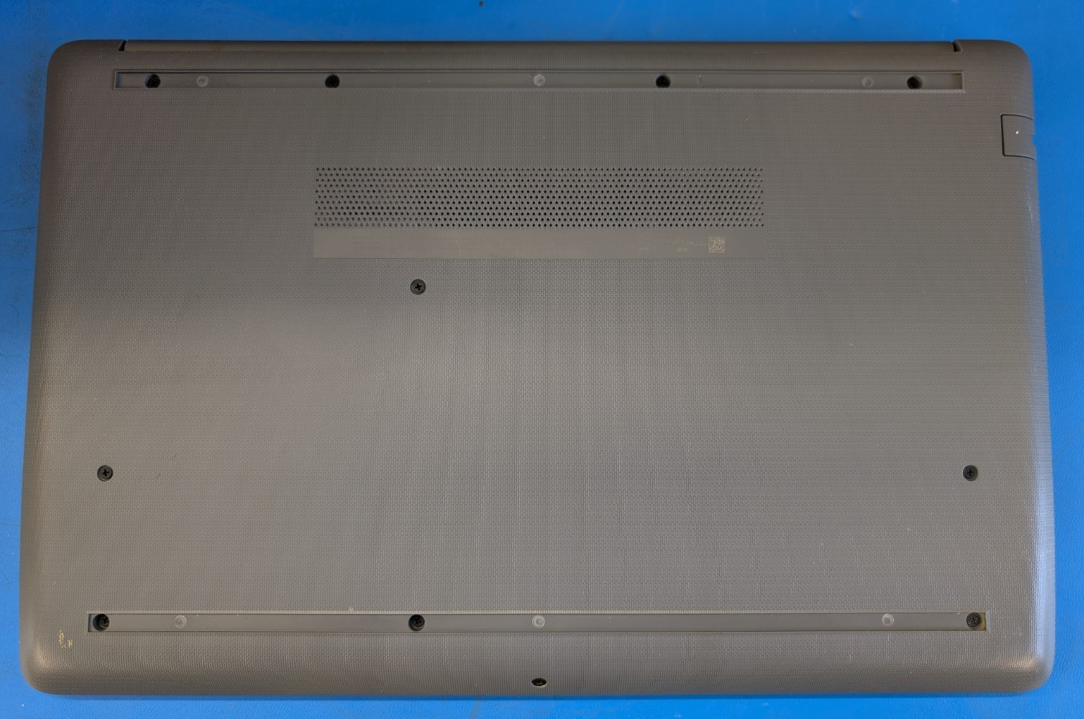 HP 15-DB0051OD Laptop | AMD Ryzen 3 2200U | 8GB RAM | 1TB HDD | READ