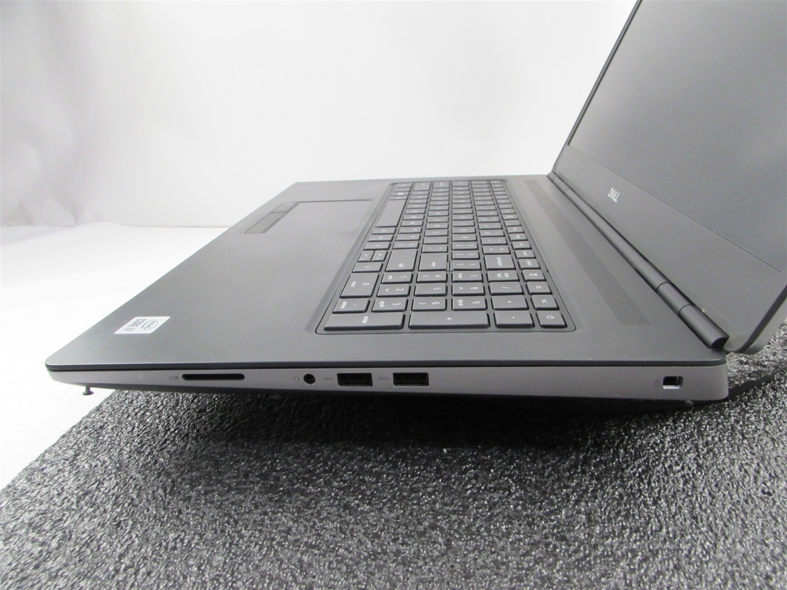 DELL PRECISION 7750 1920X1080 I7-10850H 1TB 32GB RAM RTX 3000 WIN 11 PRO NO BATT
