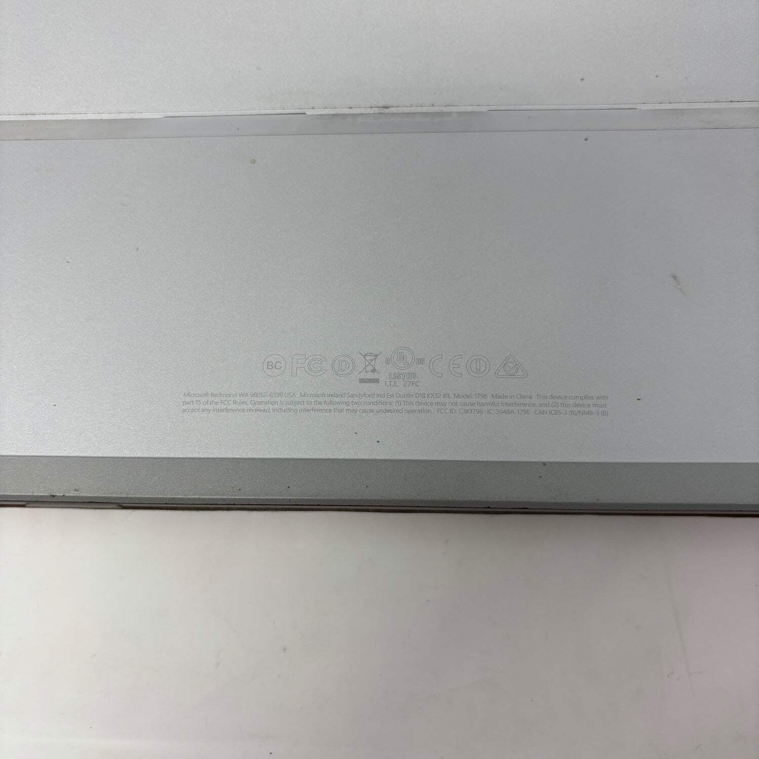 Microsoft Surface Pro 1 1796 12.3″ i5-7300U 2.6GHz 4GB RAM 128GB SSD