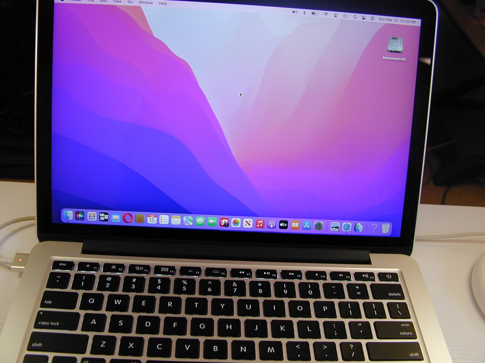 Apple McIntosh Laptop Pro New Battery Installed By Apple Buy It Now!!