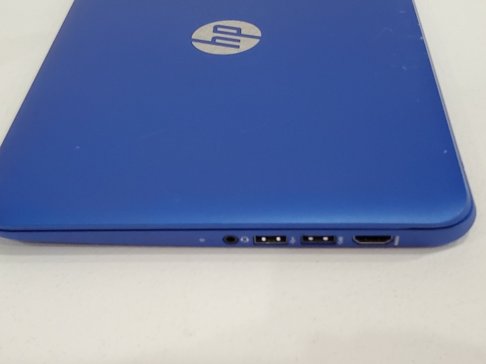 HP Stream 11-d010wm 11.6″ Laptop Intel Celeron-N2840 1.8GB 28GB READ