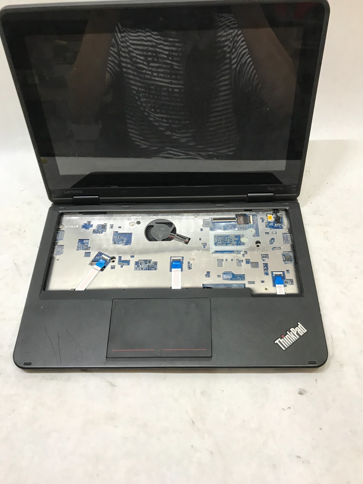 Lenovo ThinkPad Yoga 11e 4th Gen Intel Core i3 NO RAM NO HDD/OS NO POWER!!! – DW