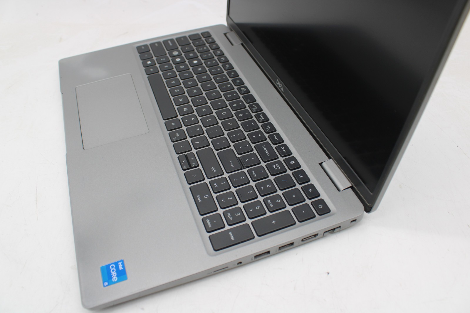 Dell Latitude 5520 – Intel Core i5-1135G7, No RAM/SSD/Battery – POSTS