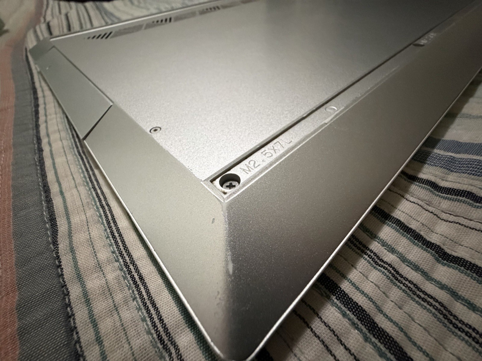 HP Envy 17.3” FHD Laptop i7-10510U 16GB RAM 1TB SSD MX250 Win11 + SD Adapter