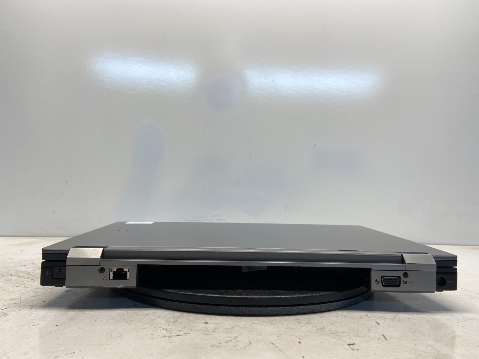 Dell Latitude E6510 Intel i5-M520 2.4GHz 4 GB NO HDD – BIOS LOCKED