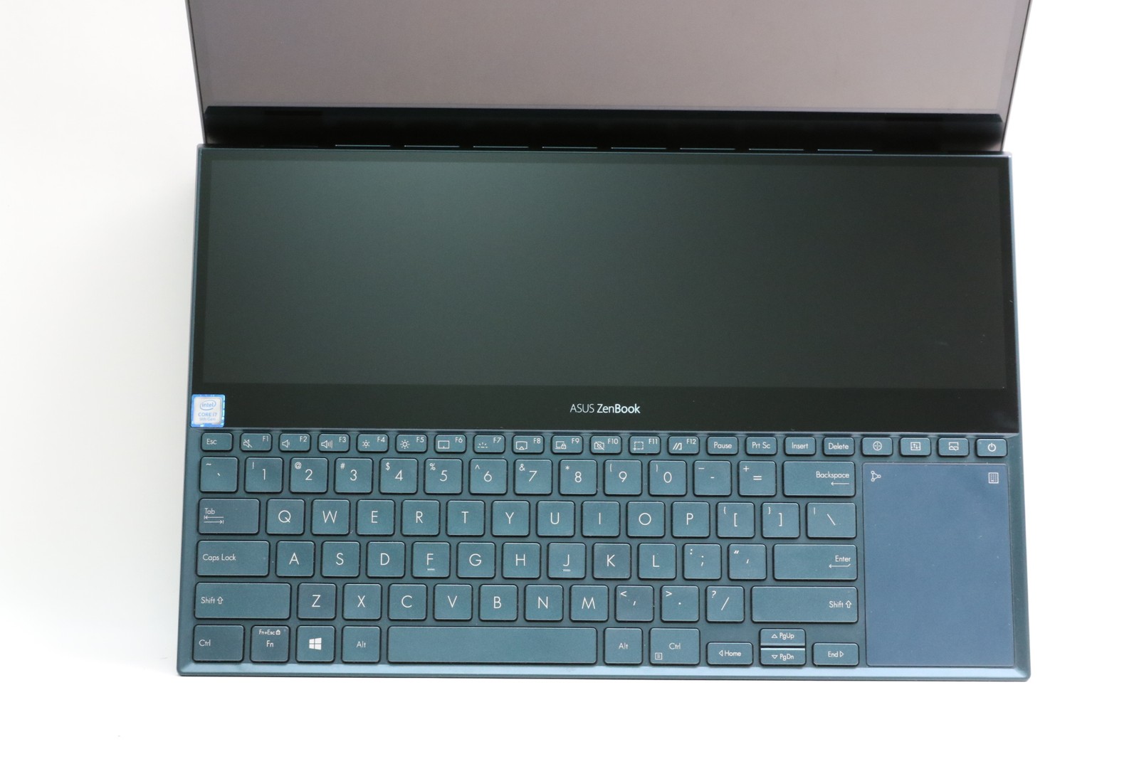 READ! 15″ Asus Zenbook Pro Duo UX581GV, i7-9750H, 16GB, 1TB