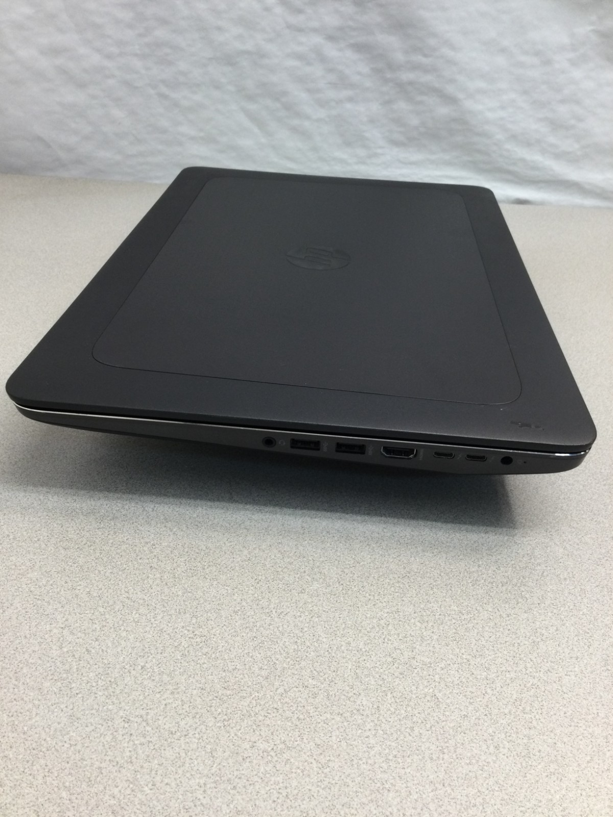 HP zbook 15 g3 core i7 6th gen cpu 2.60 ghz 15.6” 16GB RAM 256 GB SSD *READ*