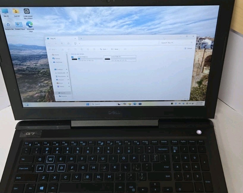 Dell G7 7588 15.6″ i7-8750H 2.2GHz 16GB RAM (512GB SSD+2HDD)GTX 1060 Max-Q