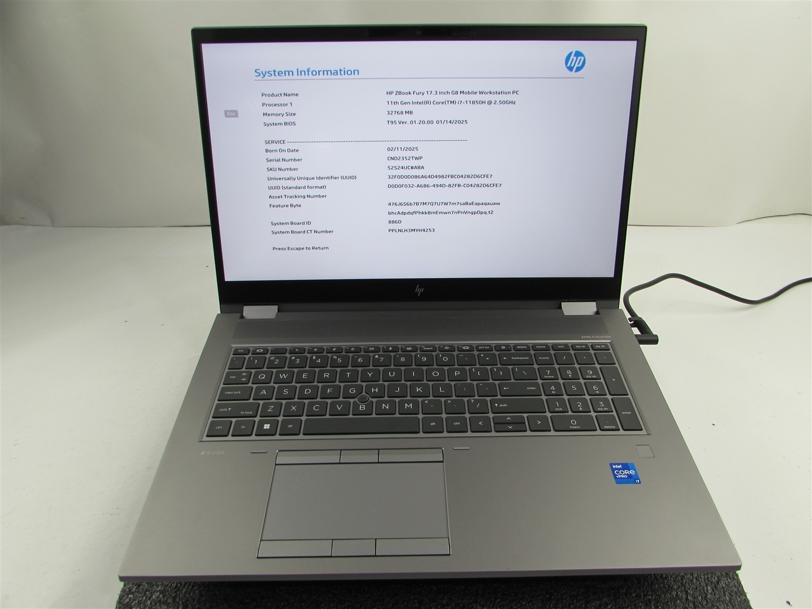 HPZBOOK FURY 17 (G8) 1920X1080 FHD I7-11850H 1TB SSD 32GB RAM AMD W6600M NO O.S