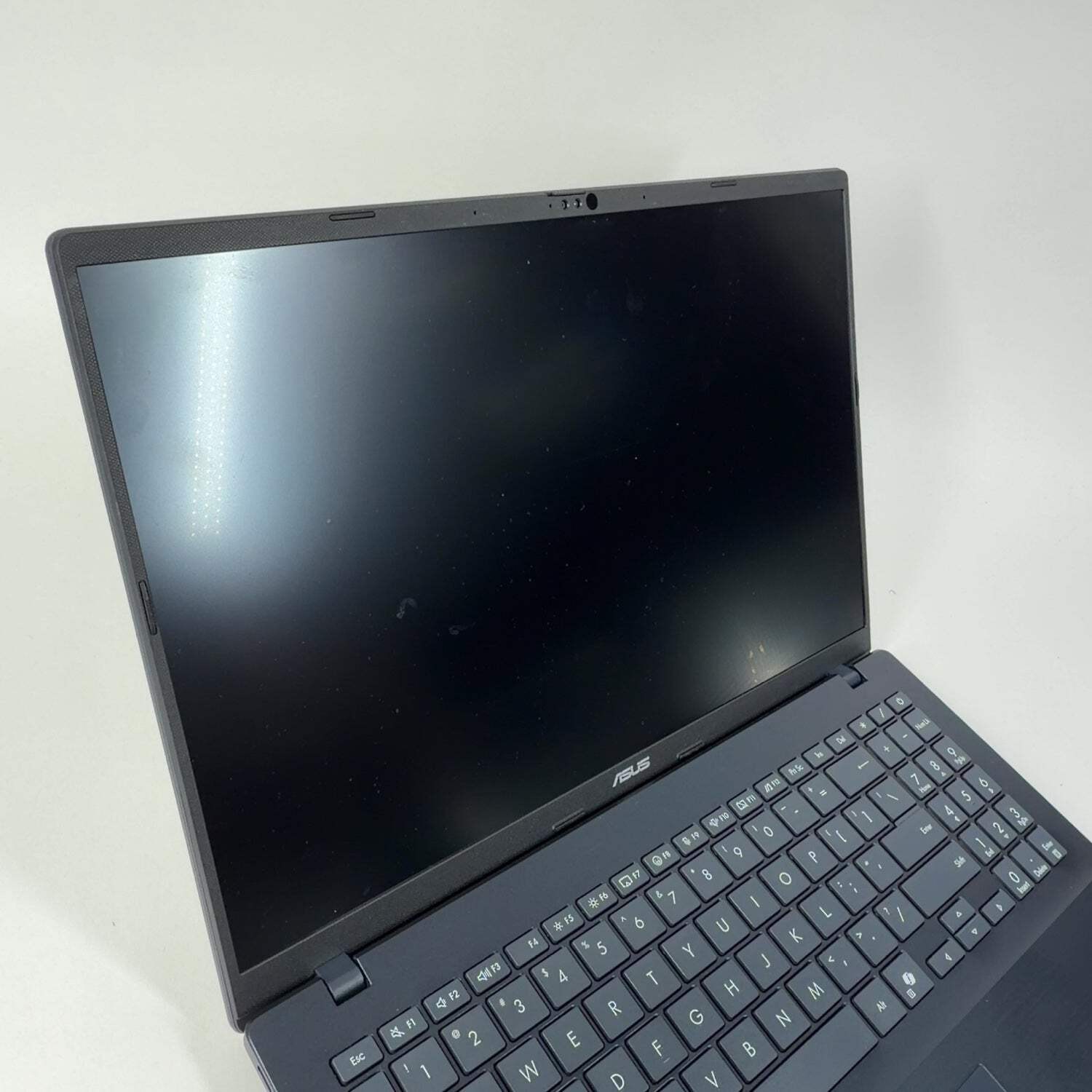 Asus Vivobook 16 M1607K 16″ Ryzen 5 AI 330 2.0GHz 16GB RAM 512GB SSD