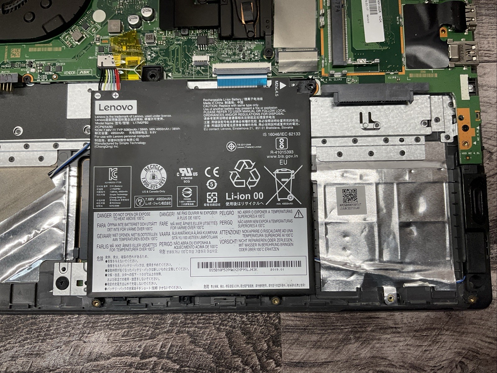 Lenovo V330-14ARR / Unknown Processor / No RAM / Laptop Notebook PC / A20
