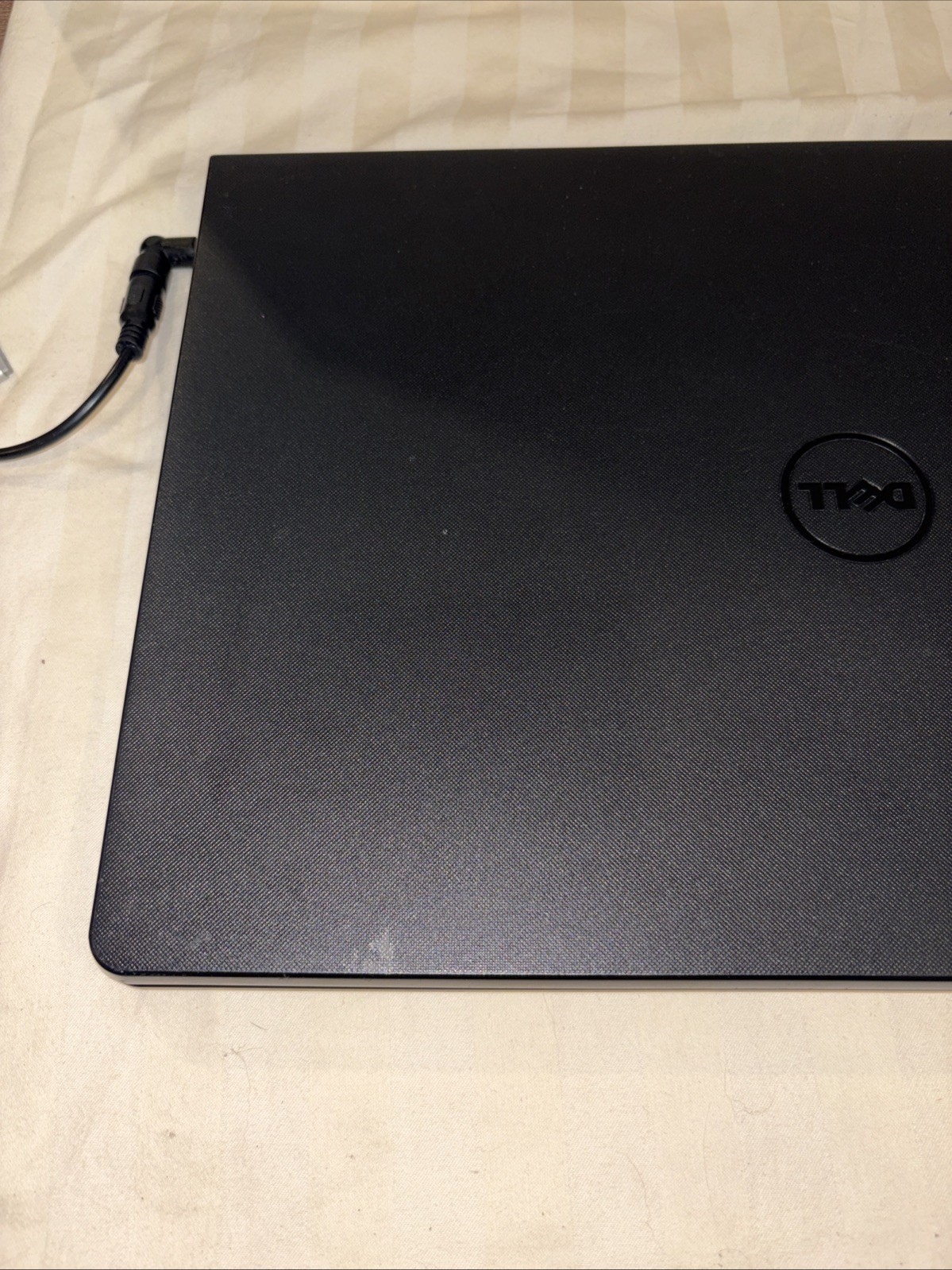 Dell Inspiron 5552 15.6″ Notebook – Pentium N3700 1.60 Ghz, 4 GB, 500 GB, Win 11