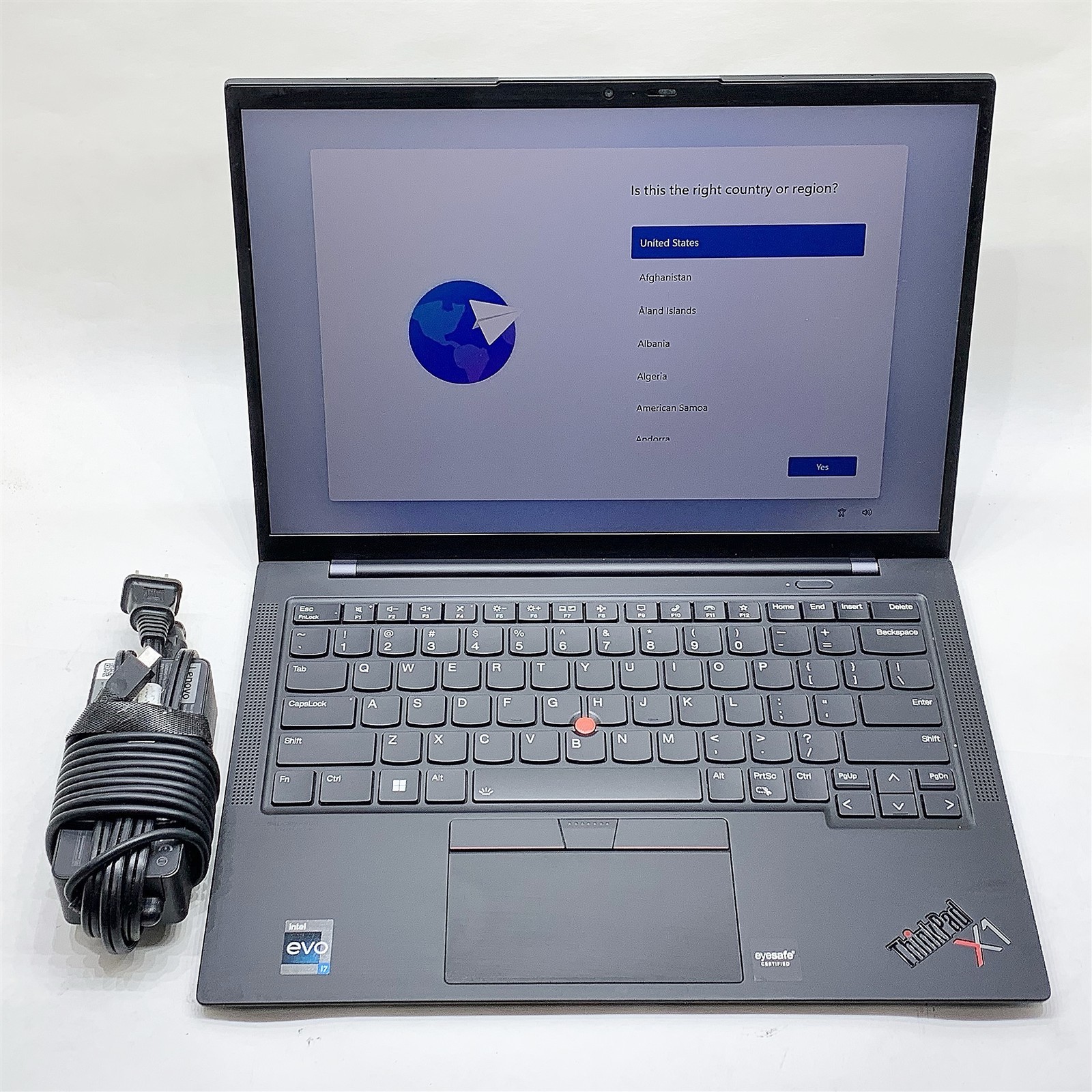 Lenovo ThinkPad X1 Carbon Laptop i7 1260P 2.10GHZ 14″ 16GB 512GB NVMe Windows 11