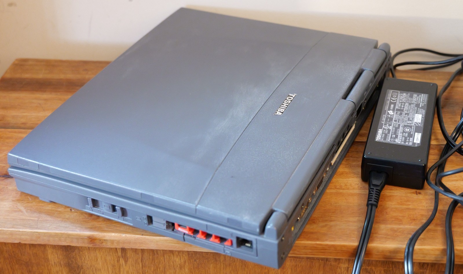 Vintage laptop toshiba tecra 8000, 192MB, 10G HD