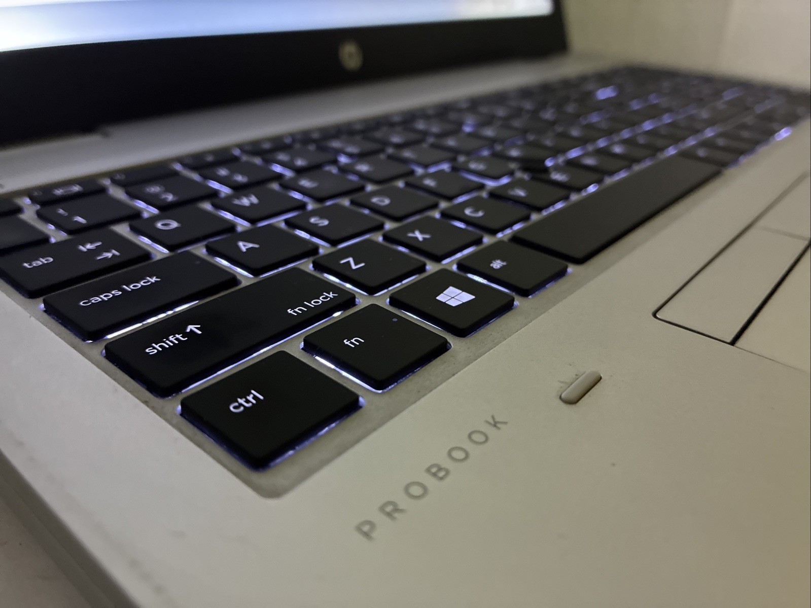 HP ProBook 650 – Intel i5-8250U | 8GB RAM | 256GB SSD | 15.6″ FHD | Win 11 pro