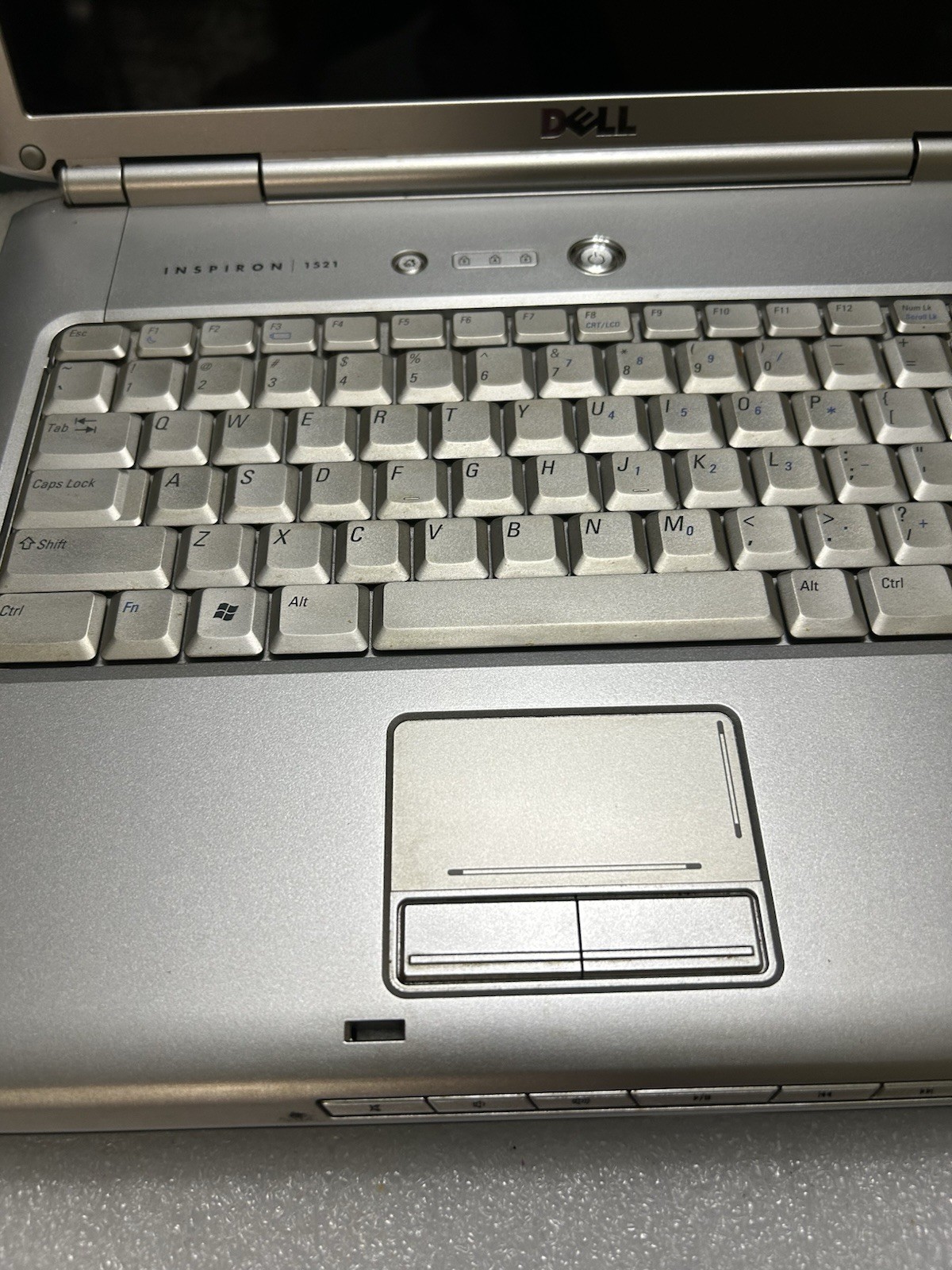 Dell Inspiron 1521 AMD Turion 64 X 512 Mb 1.60 GHz 80GB HDD -No Power Adapter