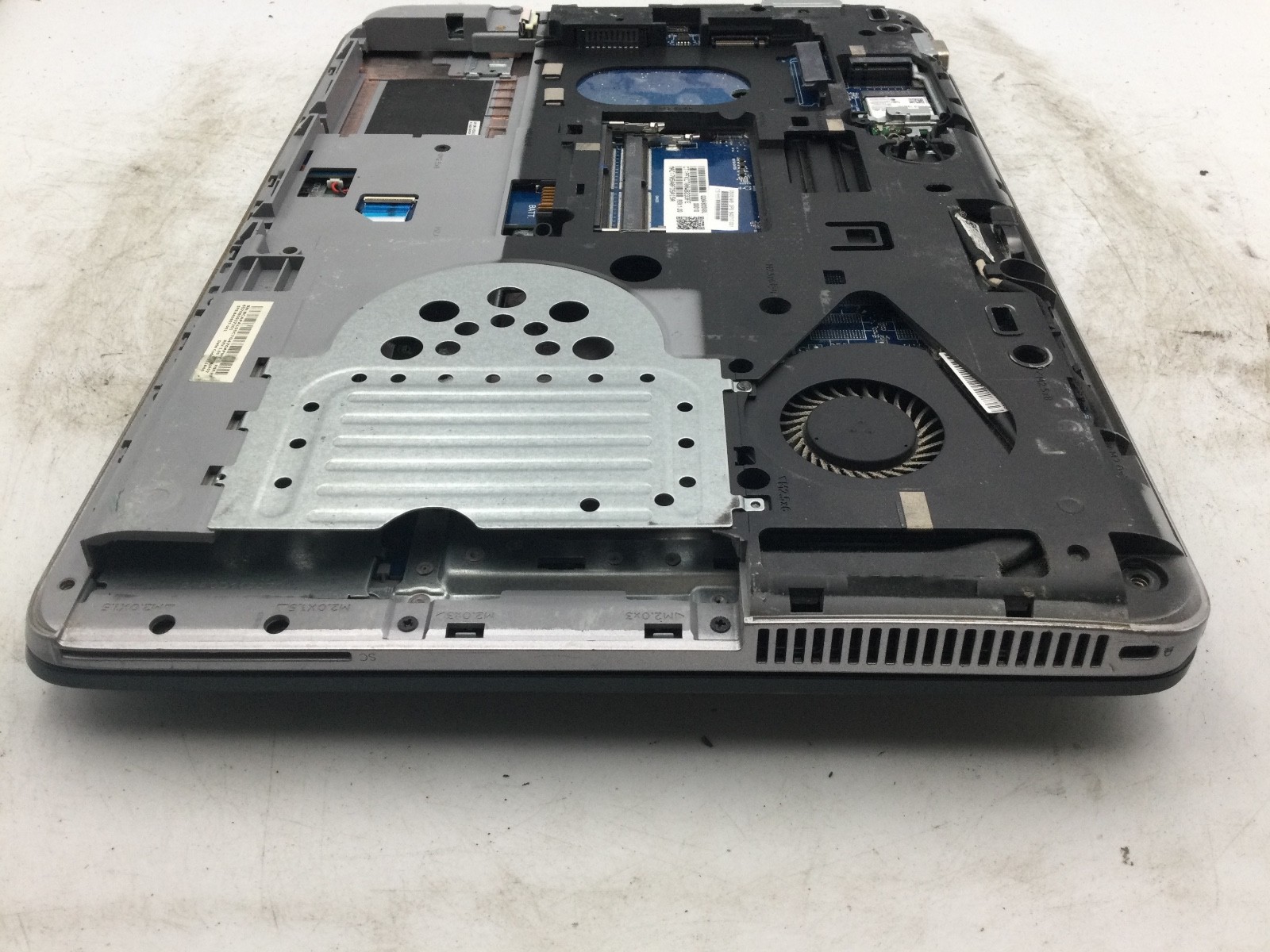 HP PROBOOK 640 G3 – FOR PARTS/NO POWER – MISSING PARTS – INTEL I3 – READ – BB