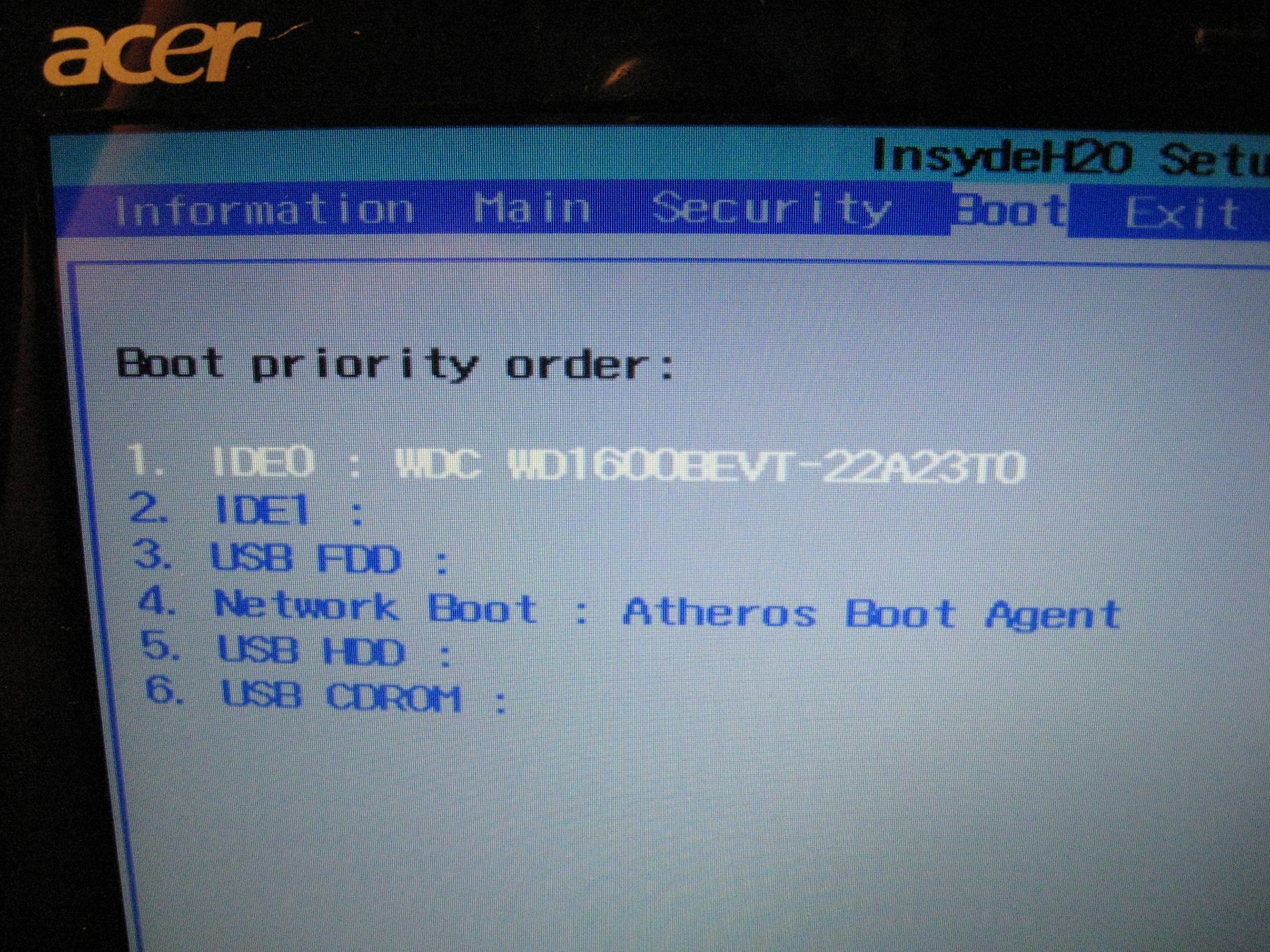 Acer Aspire One 532h Netbook Computer w/ AC Adapter — Excellent Battery