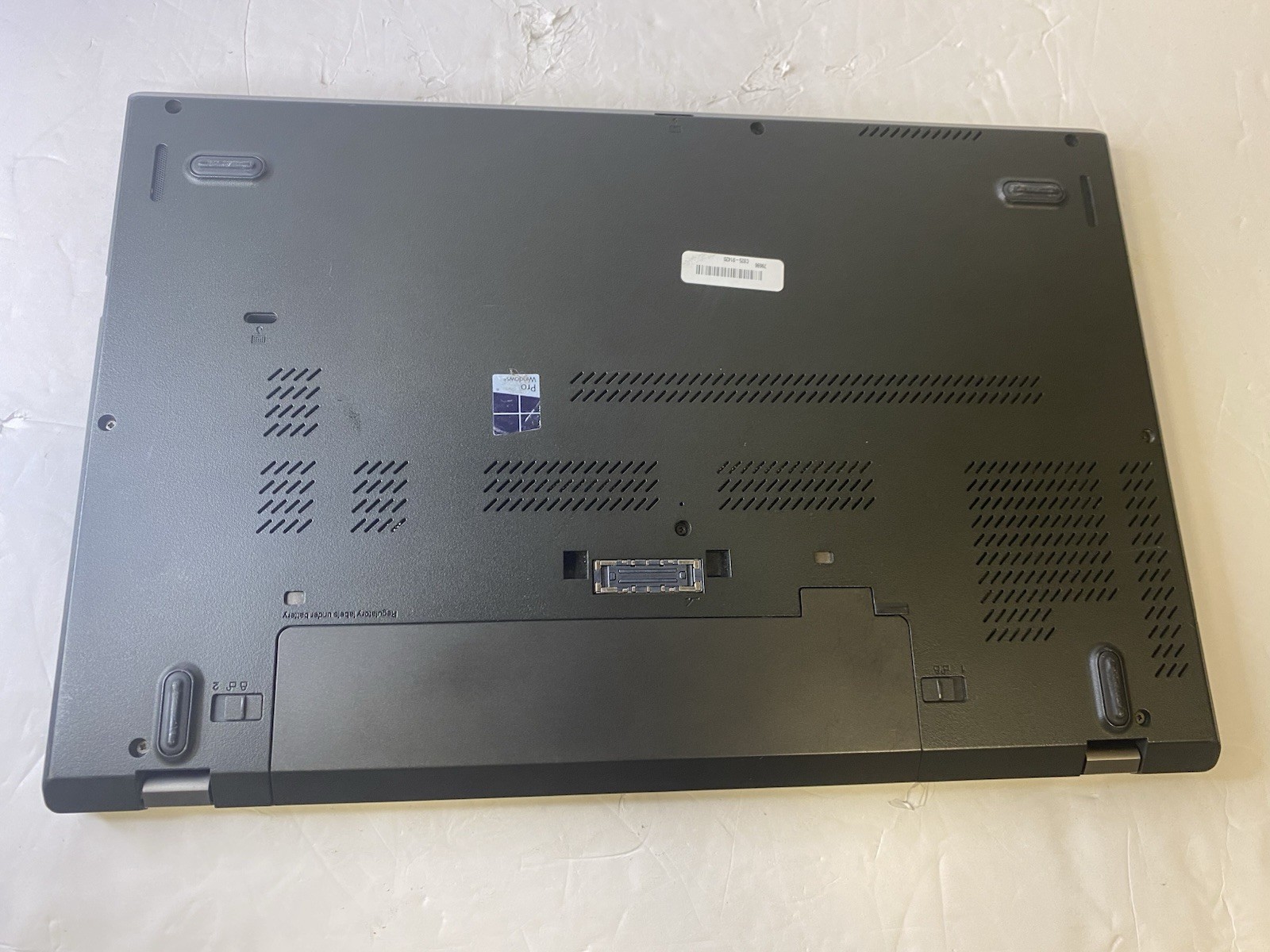Lenovo ThinkPad T560 Intel i5-6200U @2.40GHz 8GB 256GB 15.6″