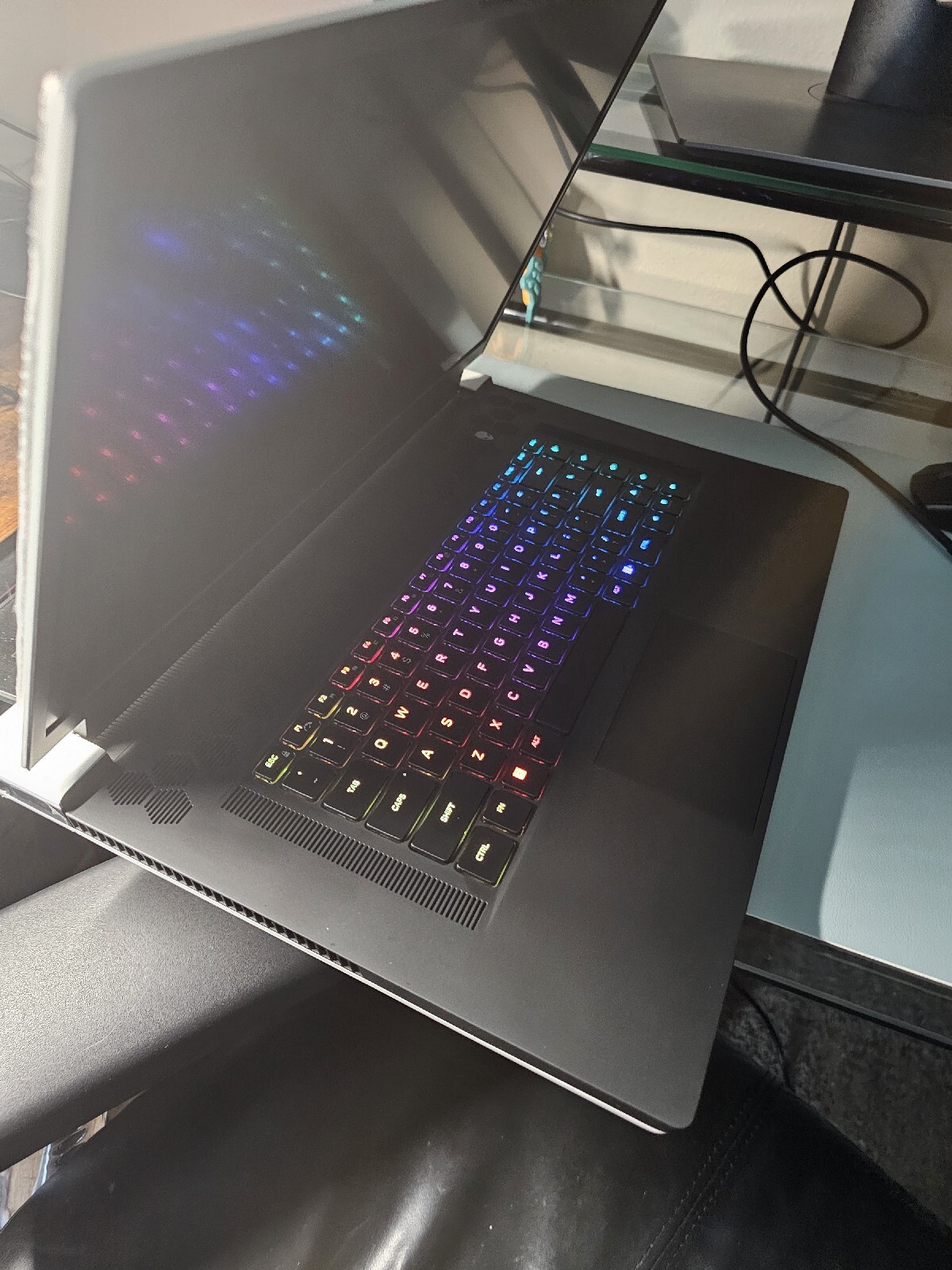 Alienware X17 R2 i7-12700H – 32GB DDR5 MEMORY – 1TB SSD – RTX 3070 Ti 360Hz