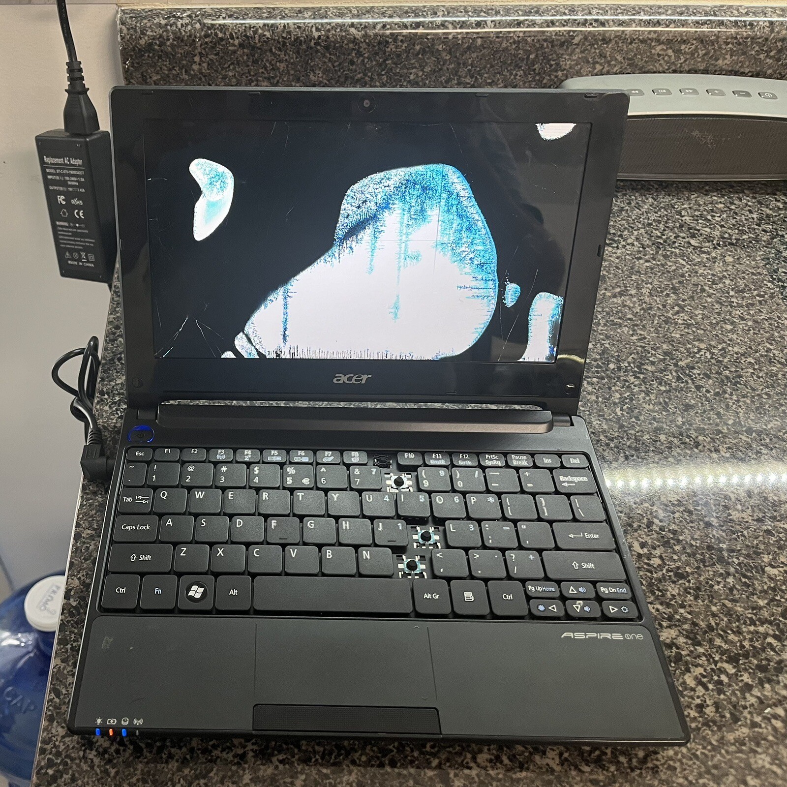 ACER Aspire One Mini Laptop Model ZG5 Blue NOT WORKING FOR PARTS