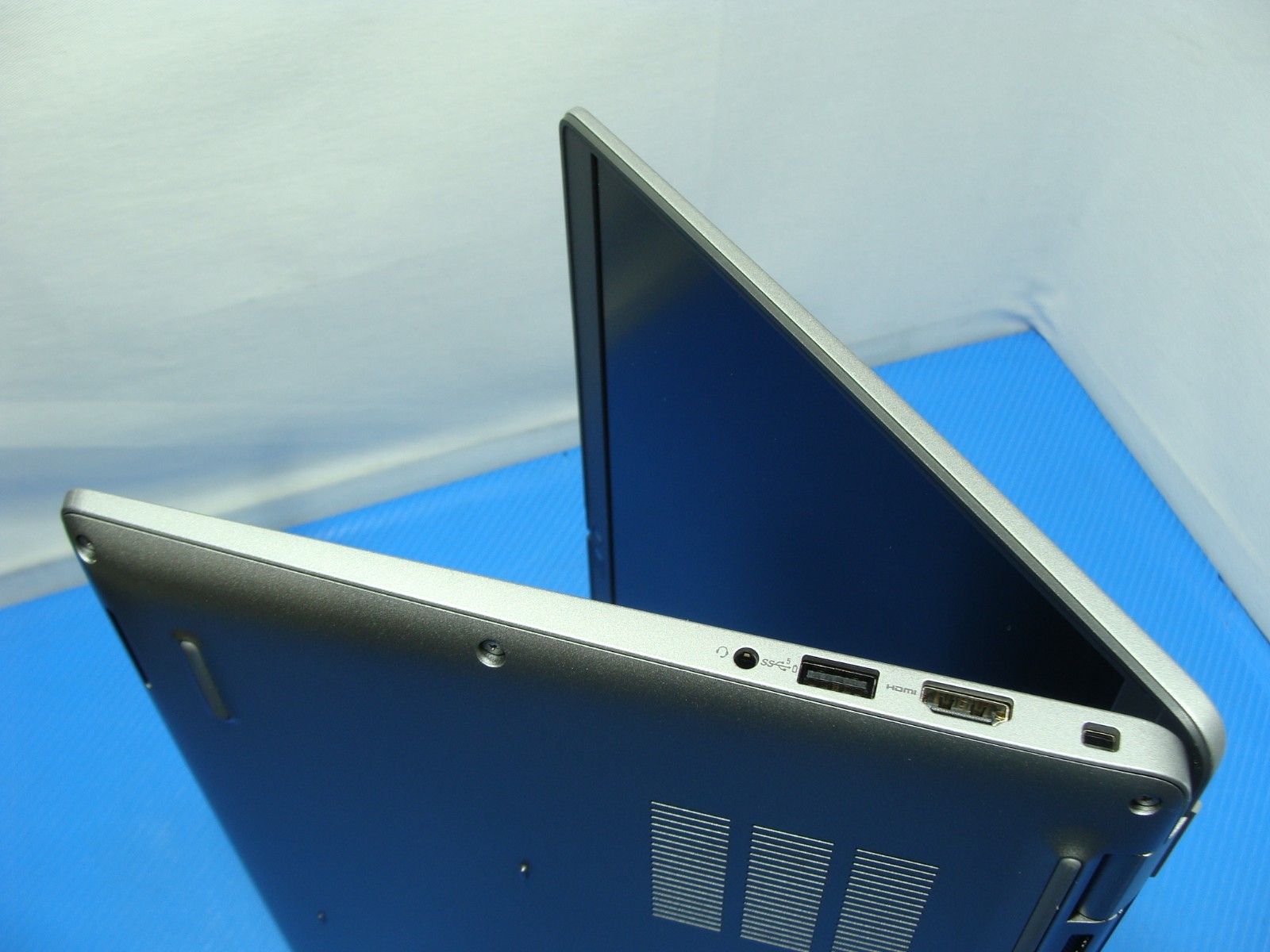 Dell Latitude 5450 14” FHD core Ultra 5 125U 3.6GHz 16GB 256GB Windows 11 Pro