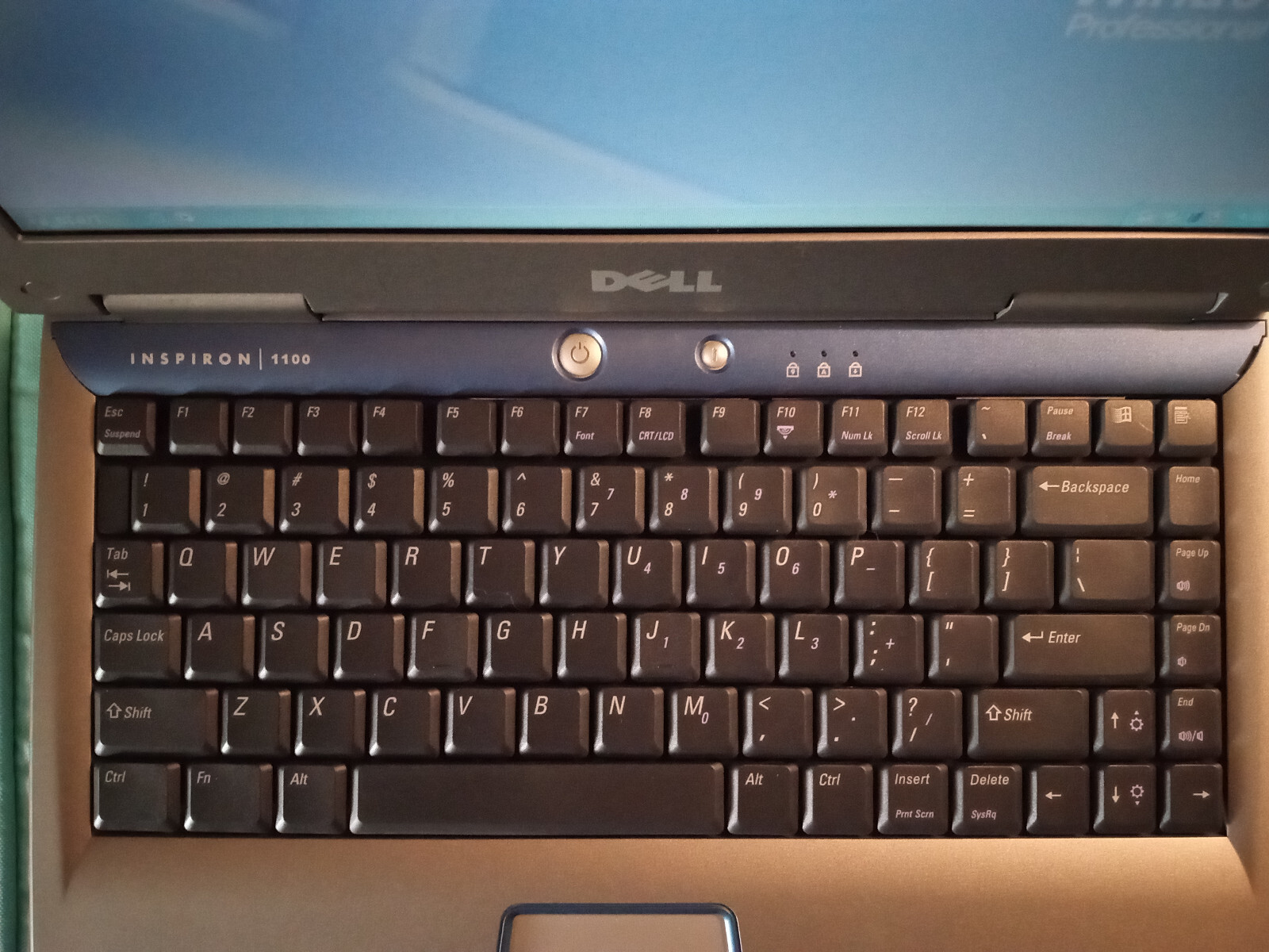Vintage Dell Inspiron 1100 Laptop 2.40GHz 40GB HD Windows XP Pro. Nice!