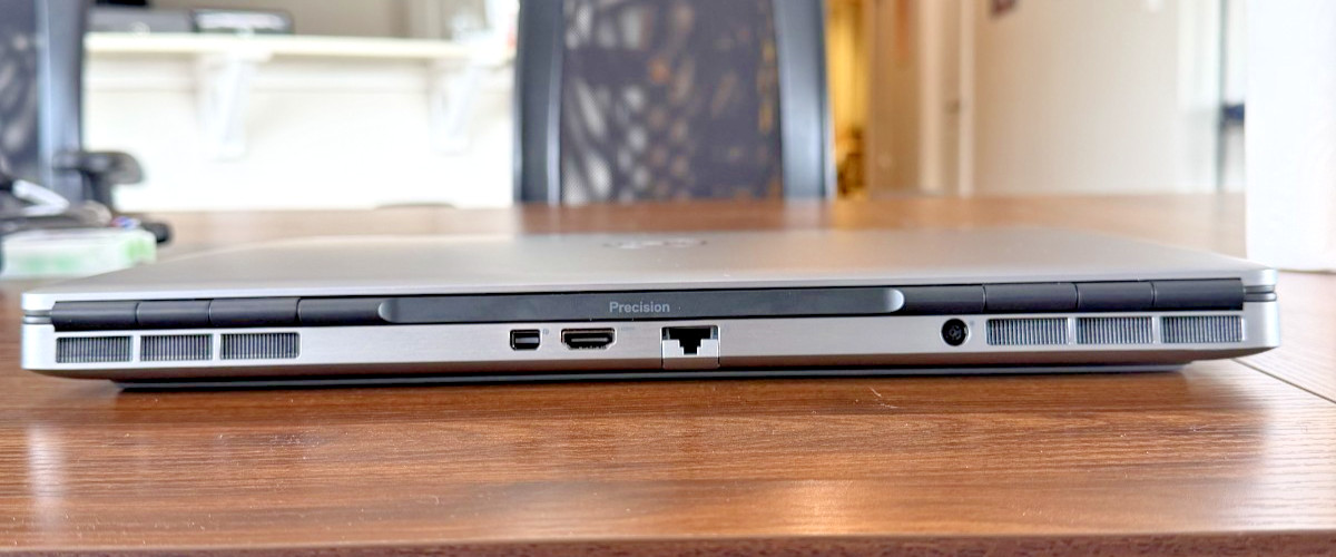 Dell Precision 7560 Intel(R) Core(TM) i9-11950H 32 GB RAM 1 TB SSD 15.6″