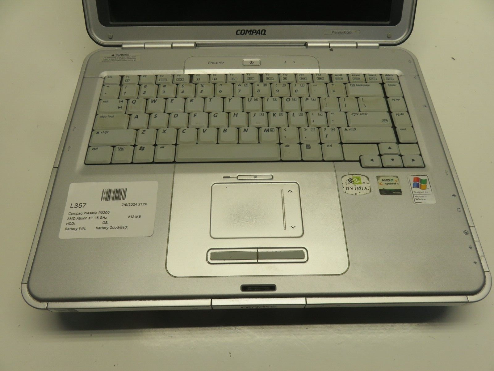 HP Compaq Presario R3000 R3200 Laptop AMD Athlon XP 512MB Ram No HDD or Battery