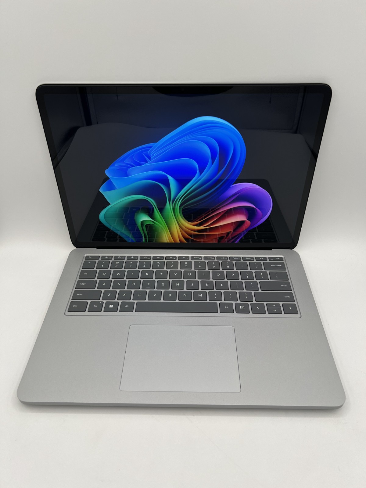 Microsoft Surface Laptop Studio 14.4″ Touch i5-11300H 16GB 512GB Windows 11 Pro