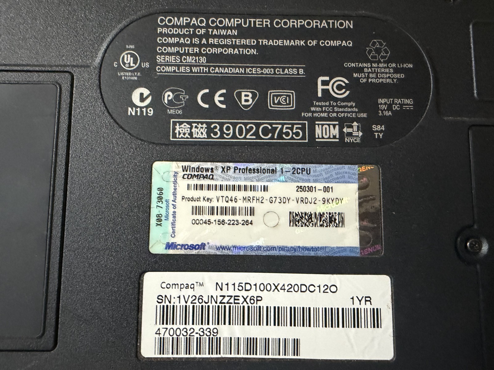 Compaq Evo N115 Vintage Laptop AS-IS STUCK ON BOOT SCREEN