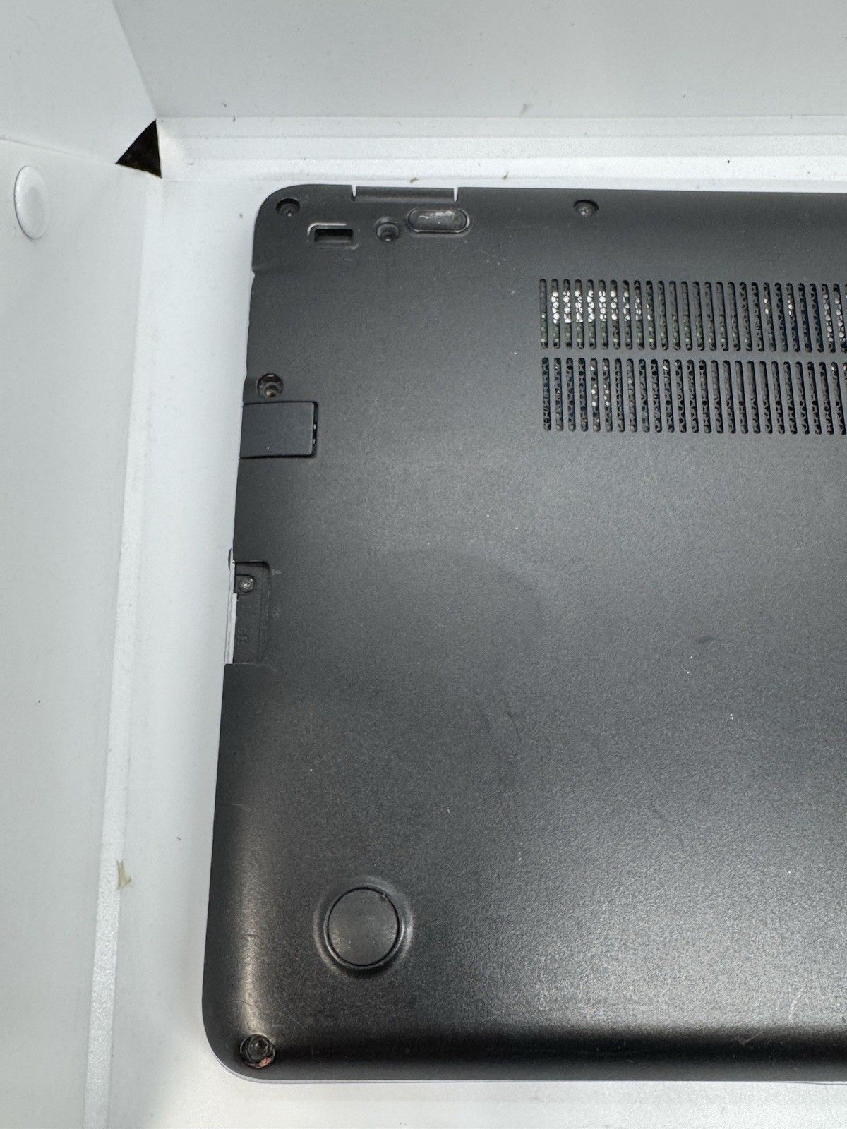 HP Elitebook 840 G3 14” (256GB SSD, Intel Core i7 6th Gen., 2.60 GHz, 8GB)…