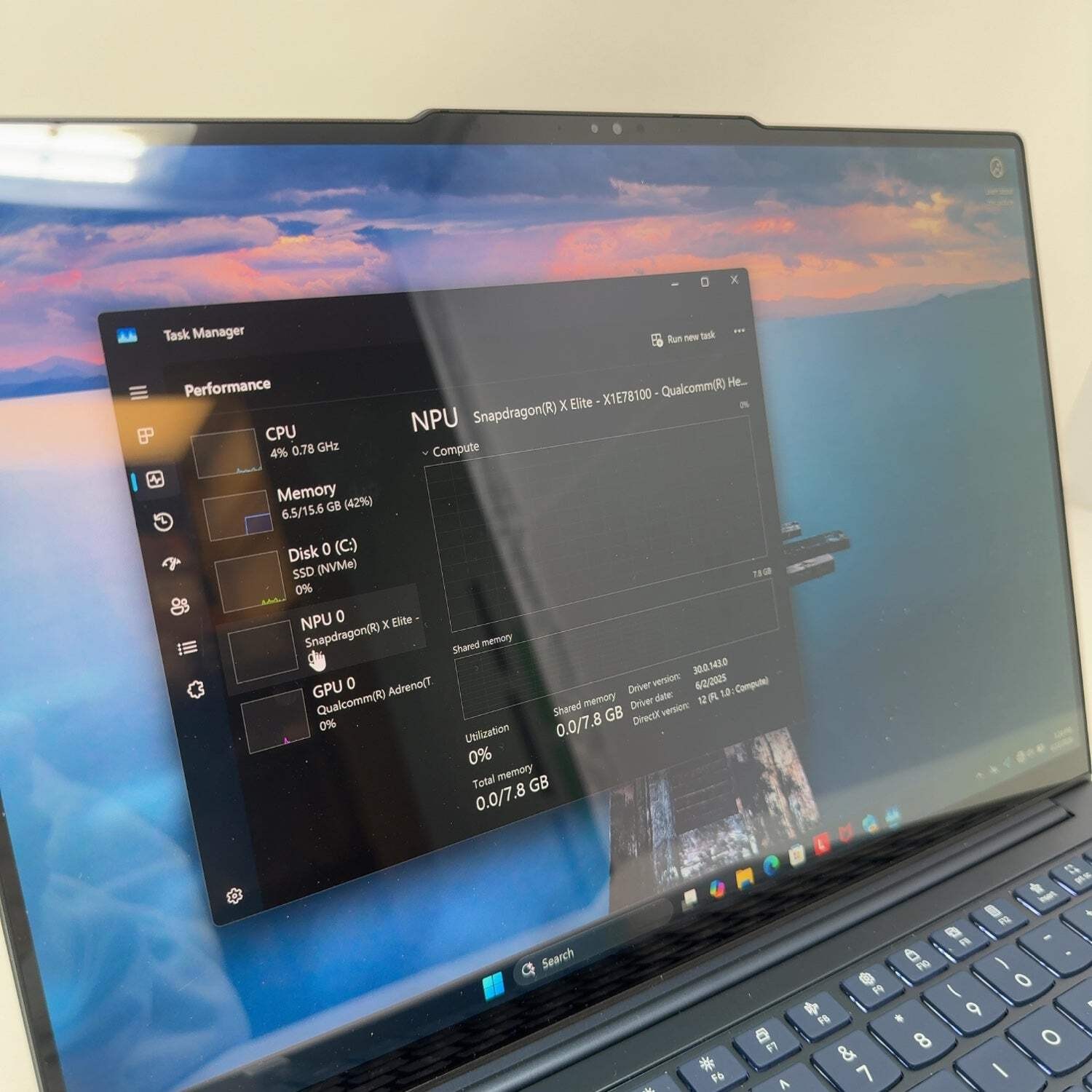 Lenovo Yoga 7 14″ Snapdragon X Eilte 3.4GHz 16GB RAM 512GB SSD