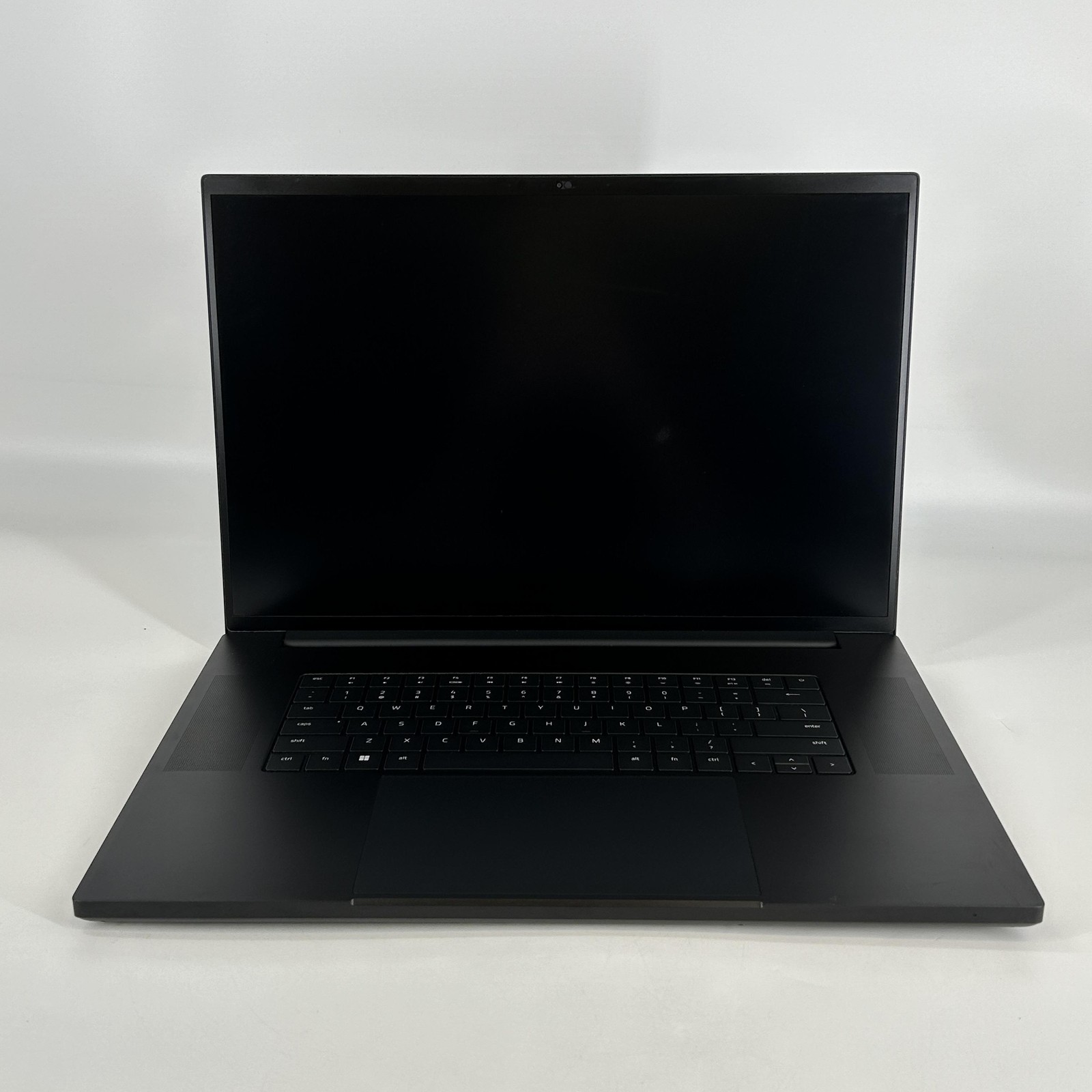 Razer Blade 18 240Hz QHD+ 2.2 GHz i9-13950HX 32GB 1TB SSD RTX 4080 Very Good