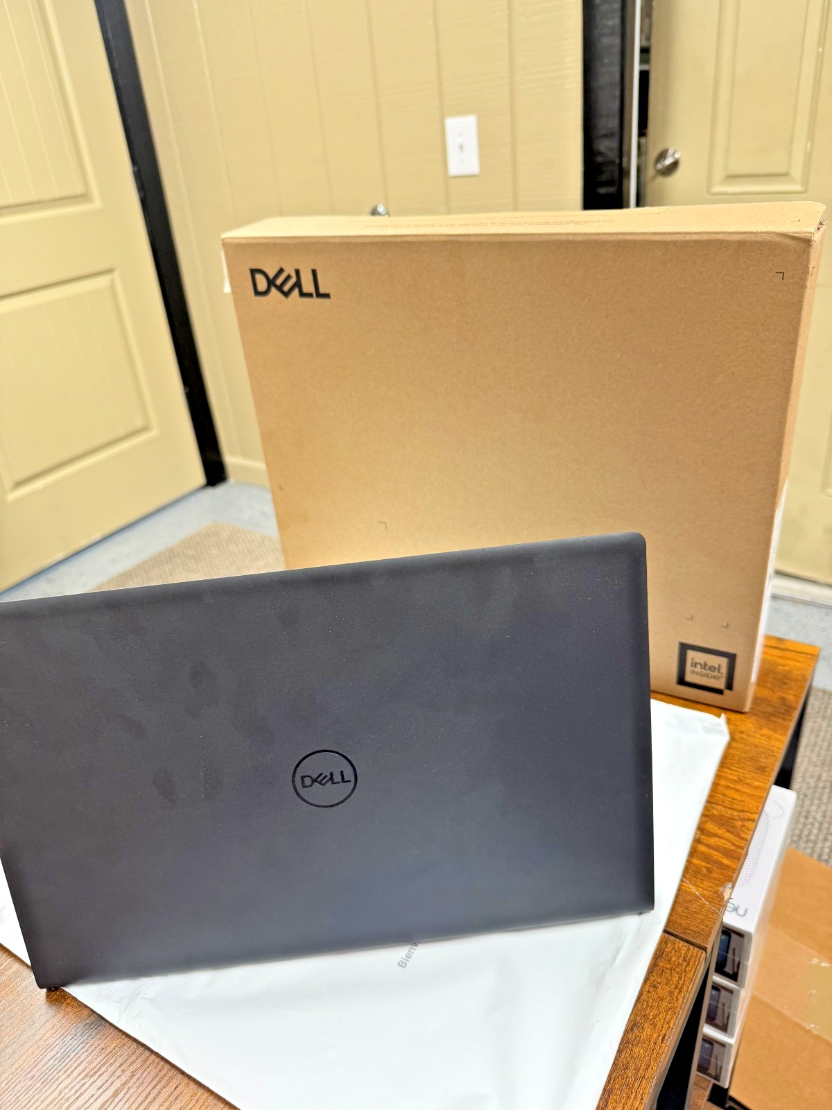 Dell – 15.6″ 2K Touchscreen Laptop – Intel 13th Generation Core i7 1355U (Used)
