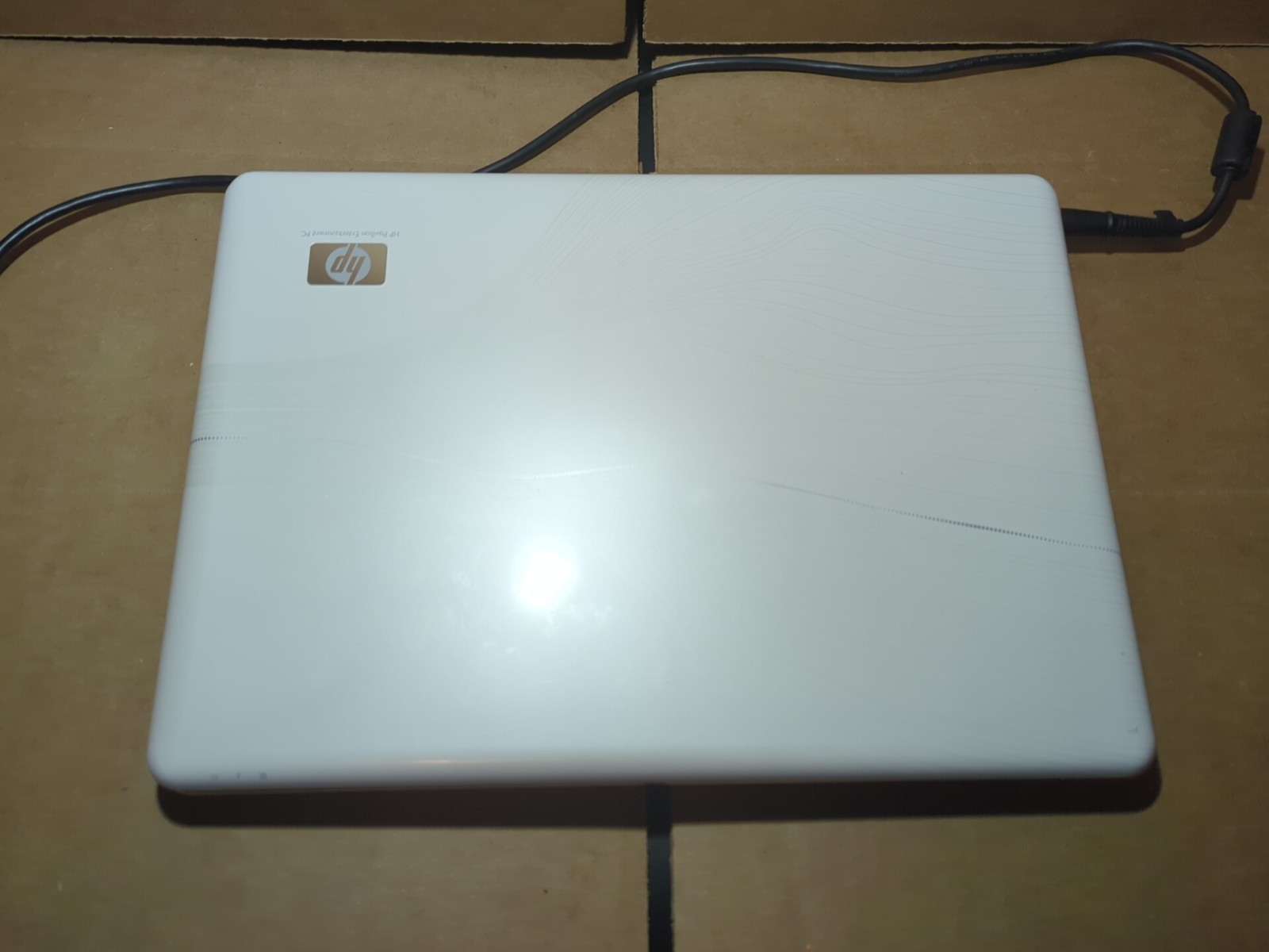HP Pavilion dv4-2120CA Laptop Athalon M320 4 GB RAM 320GB 14.1″ Radeon HD 4200