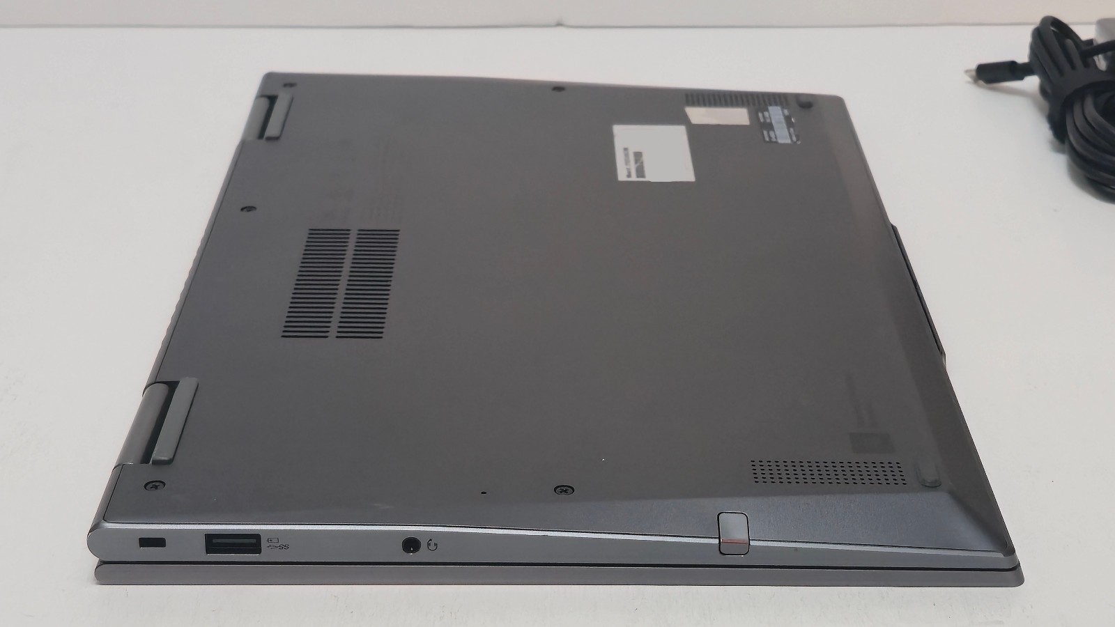 Lenovo ThinkPad X1 Yoga Gen 7 (i7-1270P7 CPU, 32 GB RAM 1 TB SSD) 14″ 4K Touch