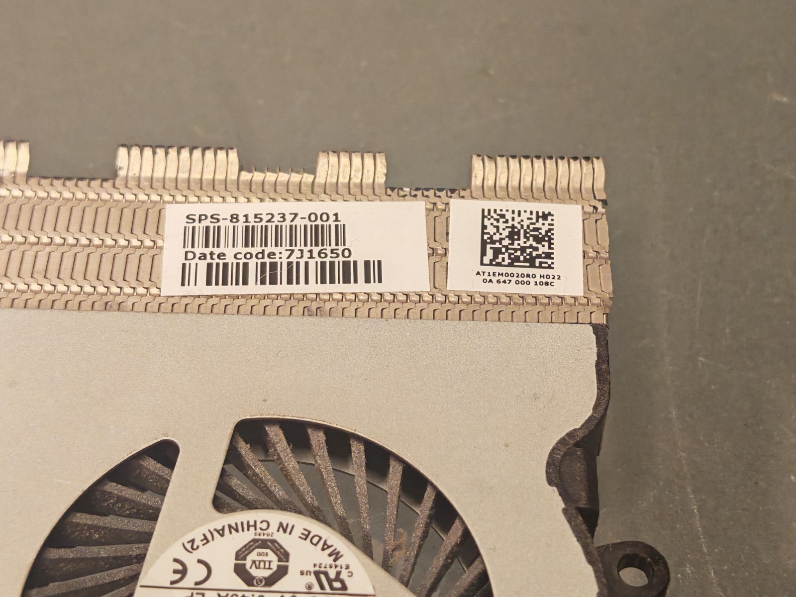 HP 15-AC 250 255 G4 15-AY FAN HEATSINK AT1EM0020R0 DC28000GAR0