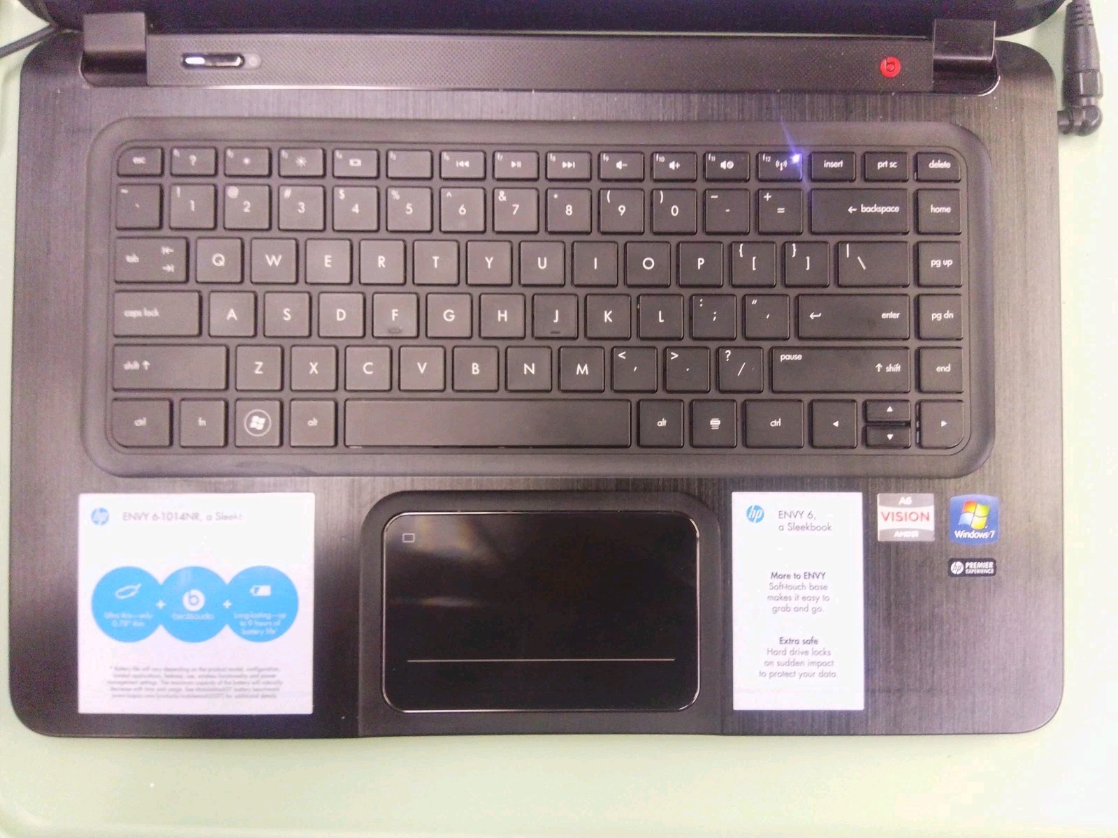 HP ENVY SLEEKBOOK 6, AMD A6 @ 2.1 GHz ,4GB, 500GB HDD, Beats Audio, Red