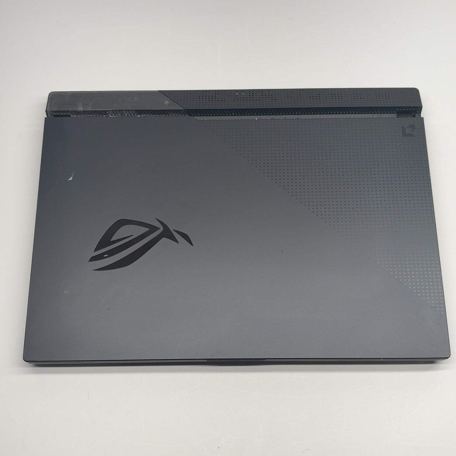 Asus ROG Strix G15 G513QY 15.6″ Ryzen 9 5980HX 3.3GHz 32GB RAM 500GB SSD