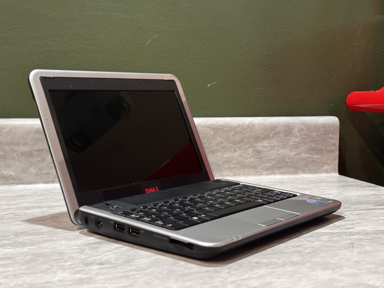 Dell Inspiron Mini 910 Intel Atom N270 1600MHz 1gb RAM 8gb SSD Windows XP