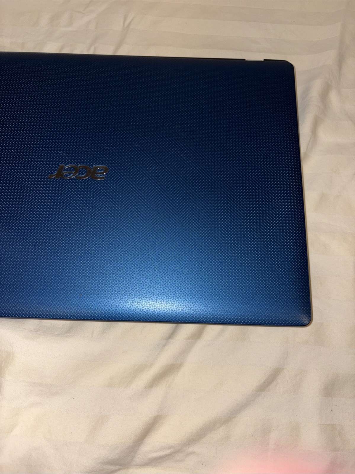 Acer Aspire 5560-7414 15.6″ Laptop AMD A6-3420M, 4 GB, 500 GB, Win 10 Home