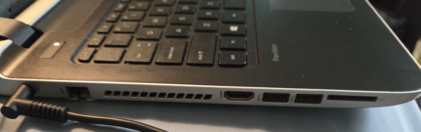 HP Pavilion 15 Notebook PC 15 i7 – 5500U 2.40ghz 6GB