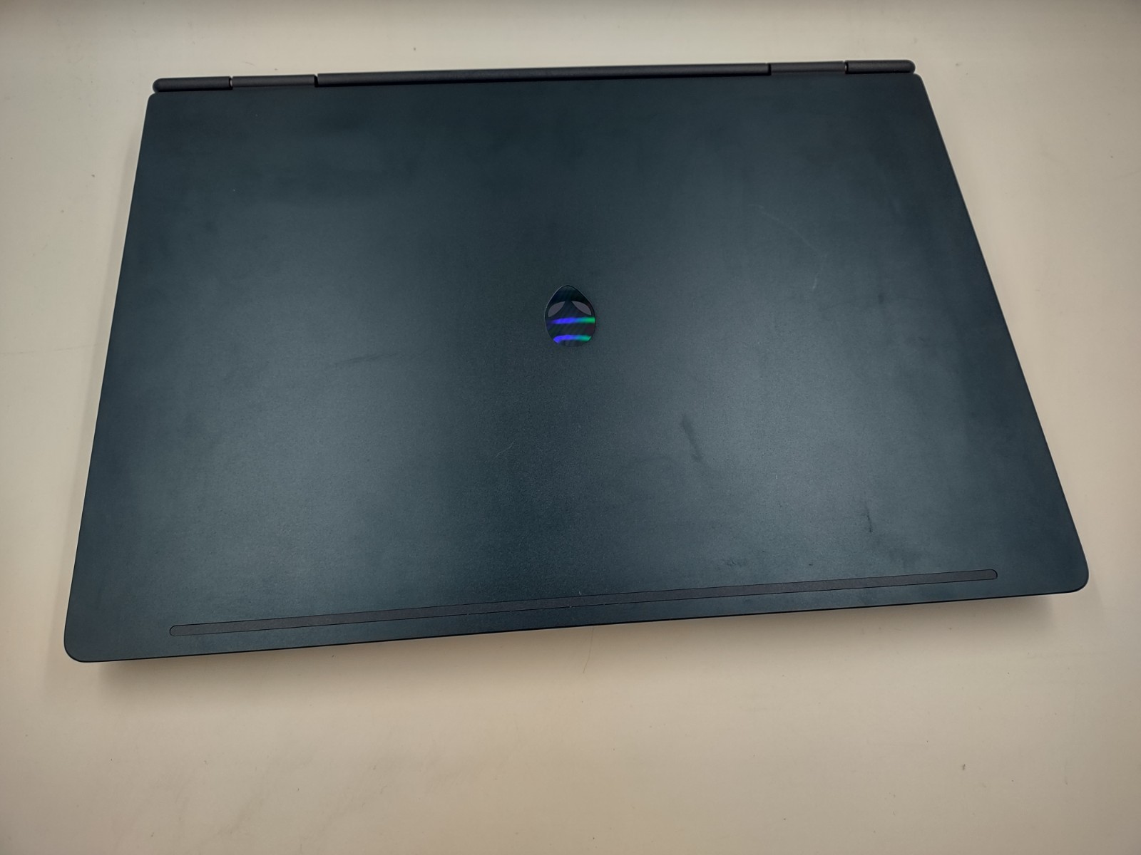 Alienware 16 Aurora – 16″ – Intel Core 7 – 16GB RAM – 1TB SSD – GeForce RTX 5050