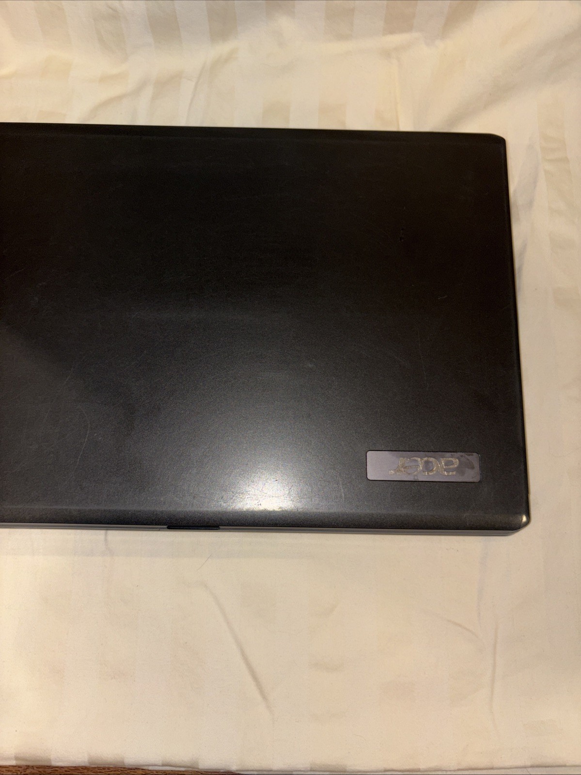 Acer Laptop Aspire 5534-1096 15.6″ Notebook – AMD Athlon 64 X2 1.20 Ghz, 4 GB,